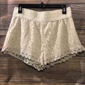 🖤 Ambiance Apparel Creme Lace Shorts